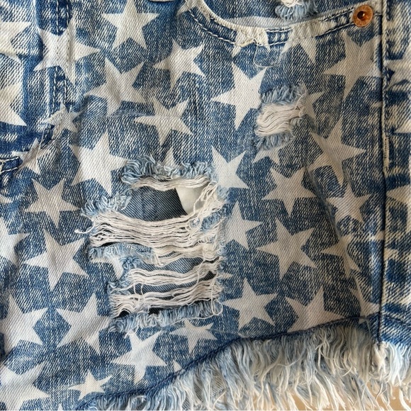 Mossimo High Rise Short Short - Size 2/26 - Casual Summer Distressed Patriotic - Picture 4 of 6